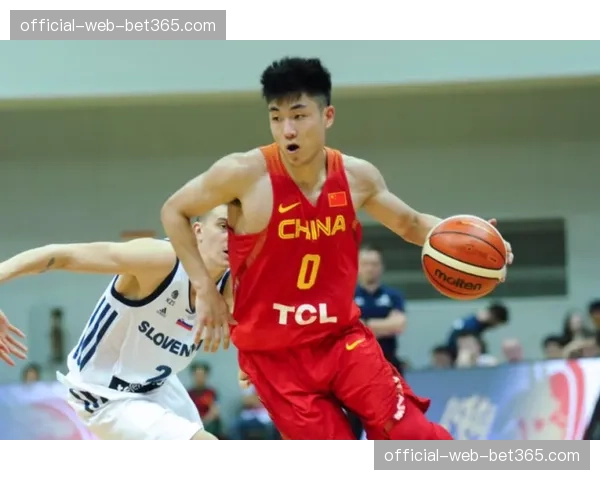 高诗岩攻防一体回暖 18分9助攻主导山东进攻串联体系