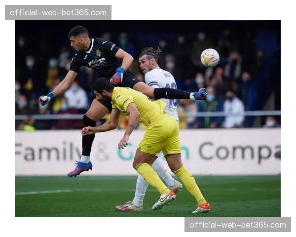 洛根-科斯塔十字韧带损伤，比利亚雷亚尔后防稳定性受冲击